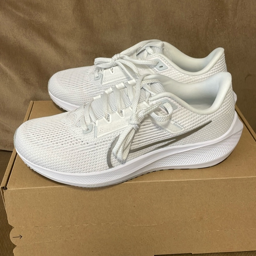 Nike Pegasus. Womens white 8.5